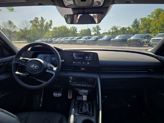 New 2026 Hyundai Elantra SEL Sport FWD image 15