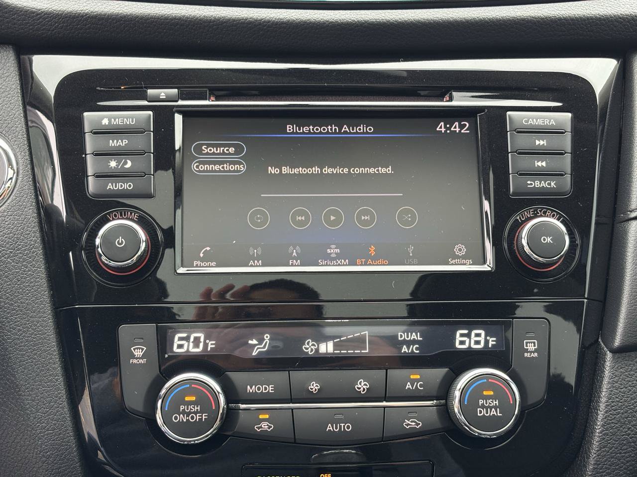 Used 2018 Nissan Rogue SV w/ Sun & Sound Touring Package AWD/4WD image 27