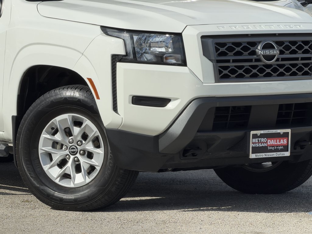 Certified 2024 Nissan Frontier SV AWD/4WD image 8