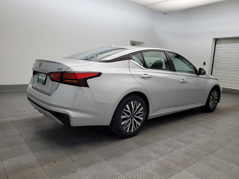 Used 2023 Nissan Altima 2.5 SV image 9