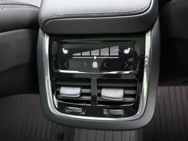 Used 2023 Volvo XC60 B6 Ultimate w/ Protection Package Premier image 34