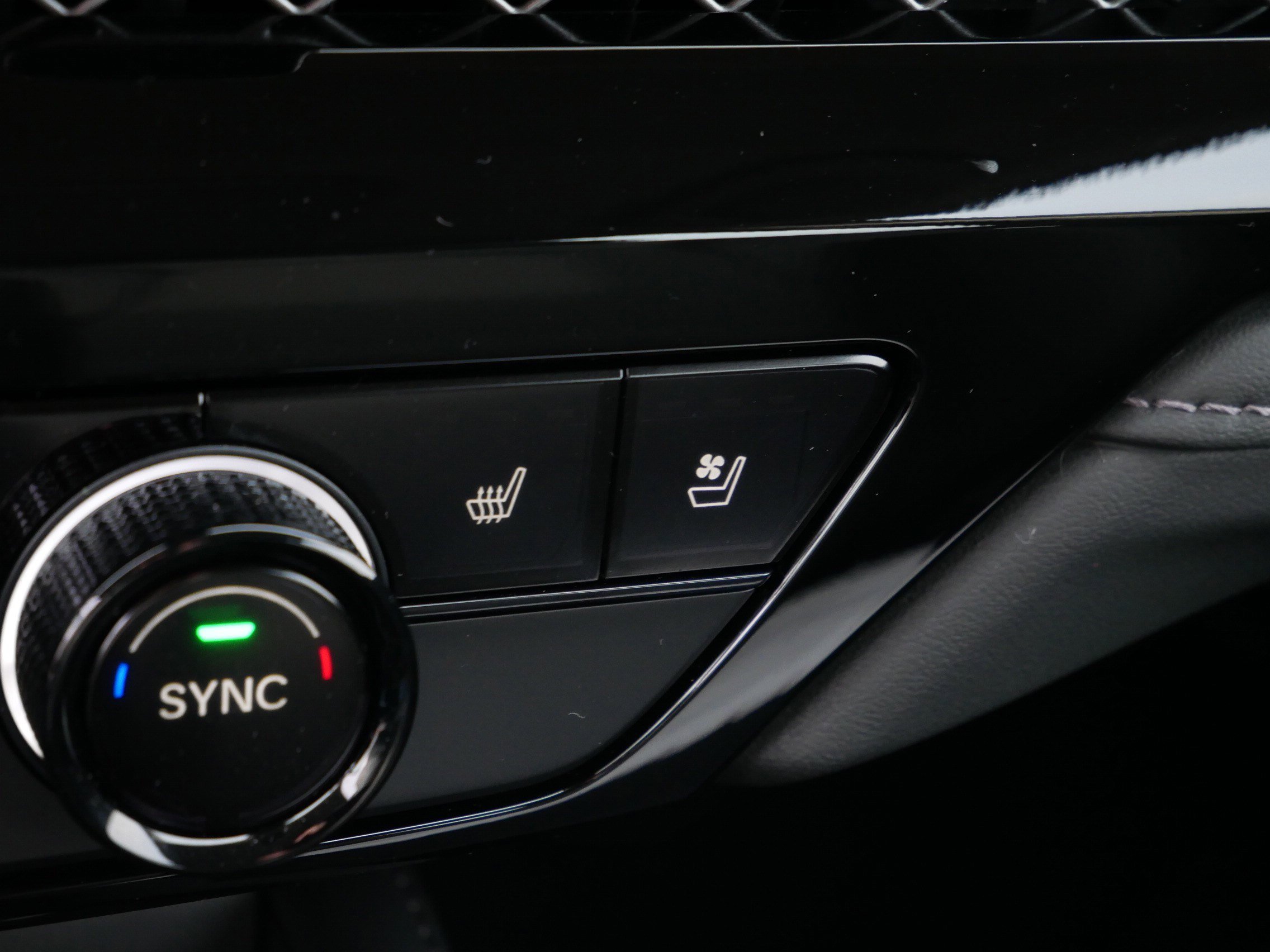 Certified 2025 Honda Accord Touring image 30