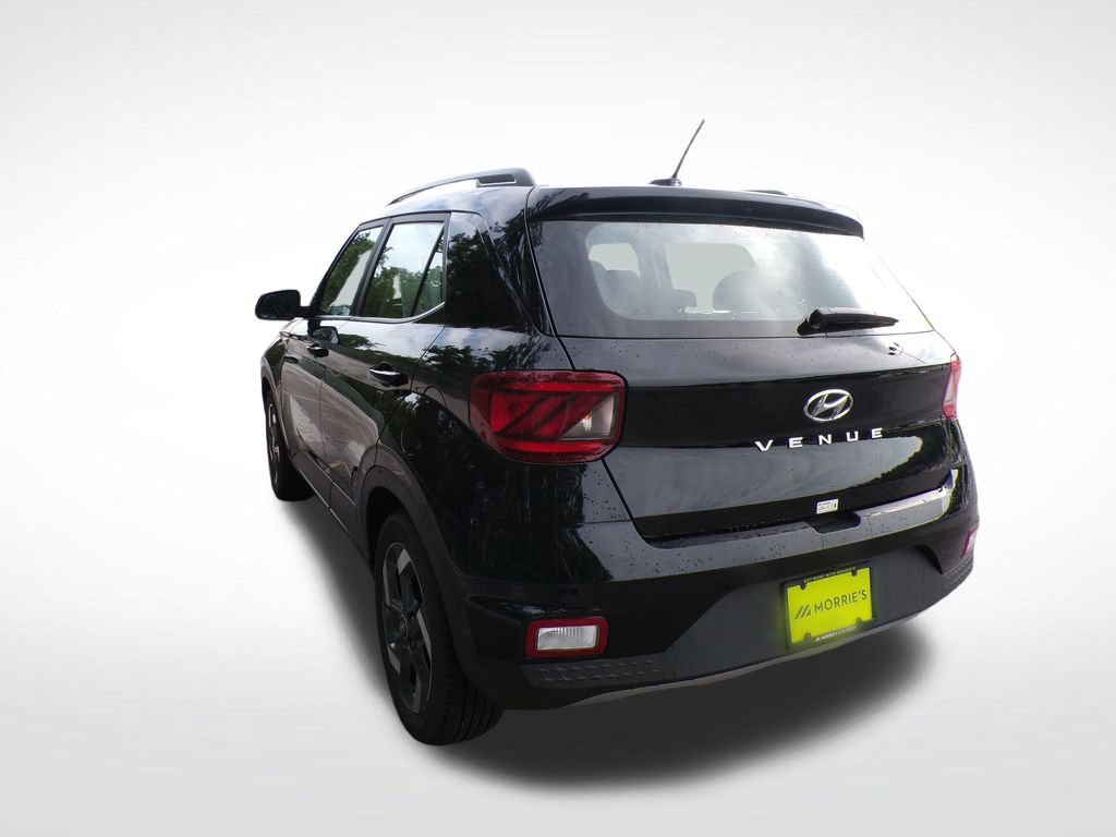 Used 2025 Hyundai Venue SEL FWD image 3