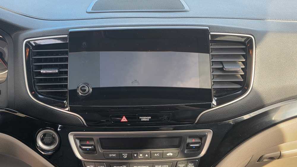 Used 2022 Honda Pilot Touring image 17