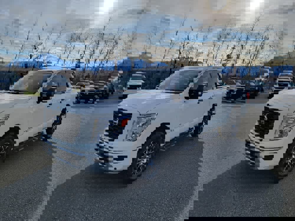 Used 2022 Nissan Titan SV w/ SV Convenience Package