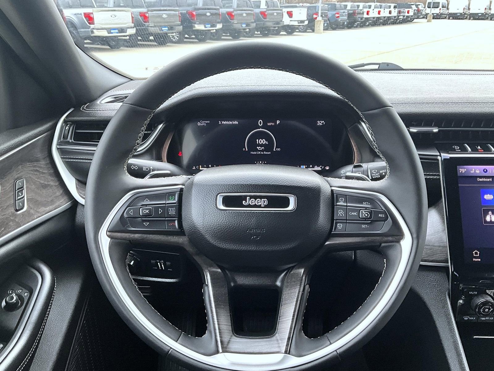 Used 2024 Jeep Grand Cherokee L Limited w/ Luxury Tech Group II image 11