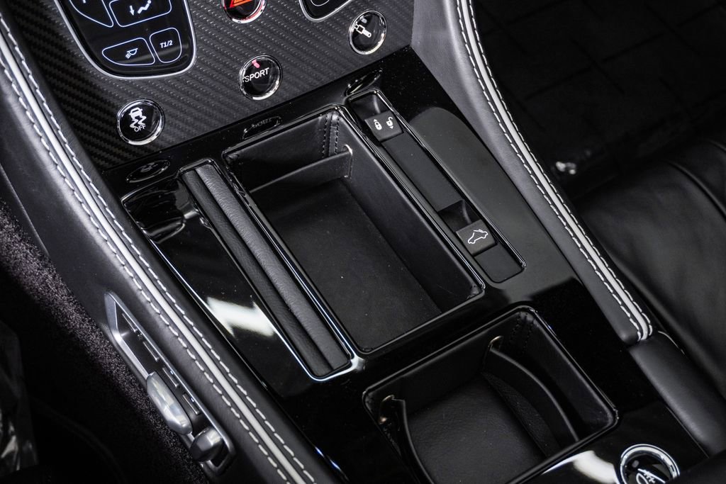 Used 2016 Aston Martin DB9 GT RWD image 34