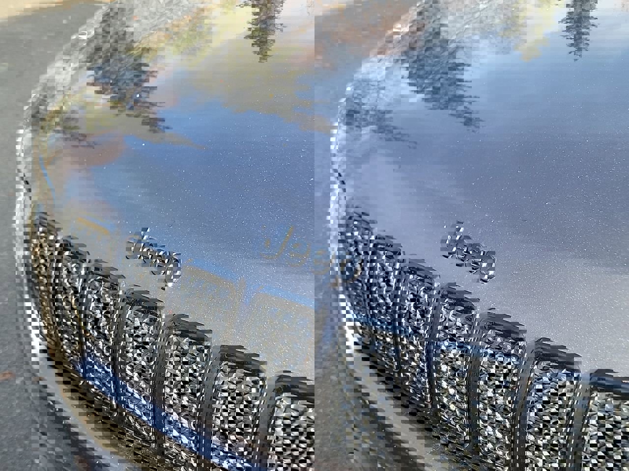 Used 2023 Jeep Cherokee Altitude Lux image 25