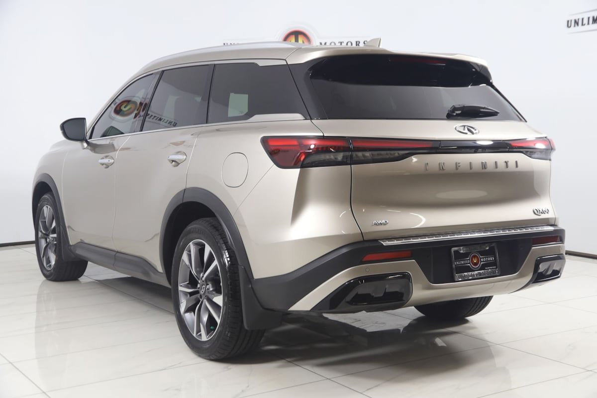 Used 2023 INFINITI QX60 Luxe w/ Cargo Package AWD/4WD image 4