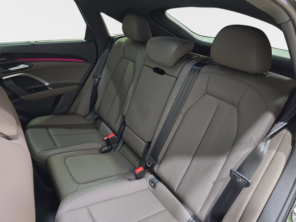 Used 2025 Audi Q5 Premium Plus w/ Premium Plus image 16