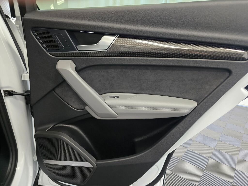 Used 2025 Audi SQ5 Premium Plus w/ Premium Plus Package image 26