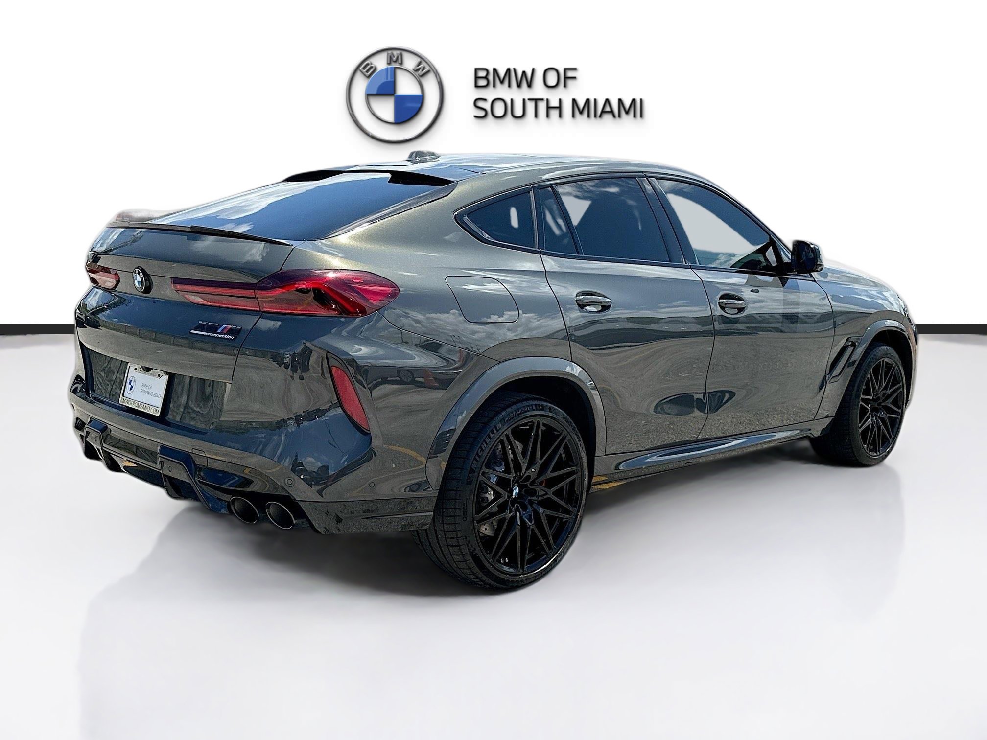 Used 2025 BMW X6 M Competition w/ Executive Package image 7