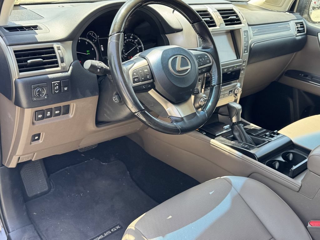 Used 2020 Lexus GX 460 Premium w/ Premium Package AWD/4WD image 12