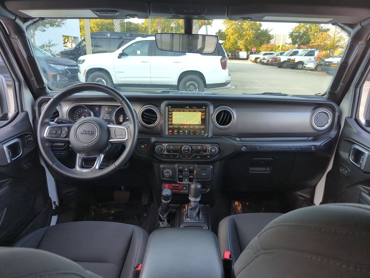 Used 2022 Jeep Wrangler Unlimited Rubicon 4xe AWD/4WD image 21