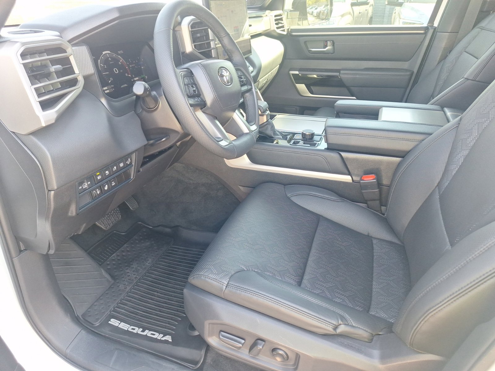 Used 2025 Toyota Sequoia Limited AWD/4WD image 14