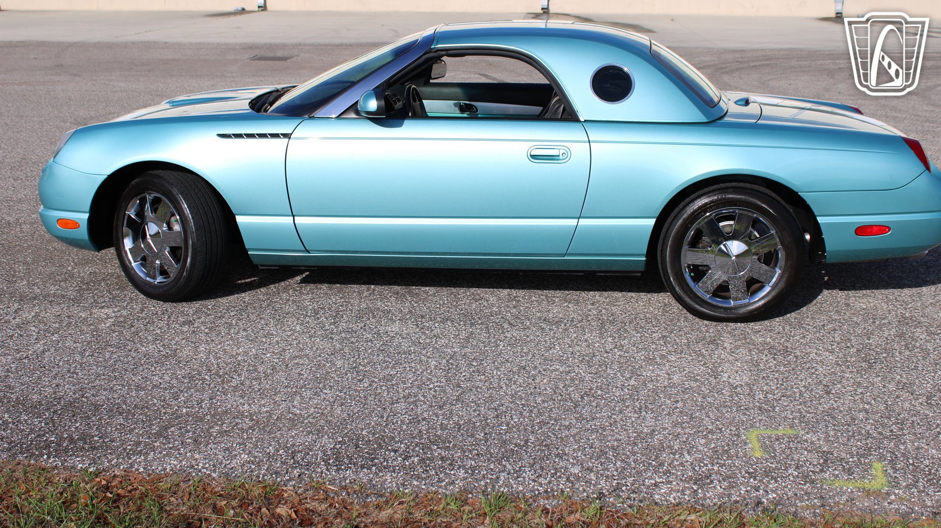 Used 2002 Ford Thunderbird image 17