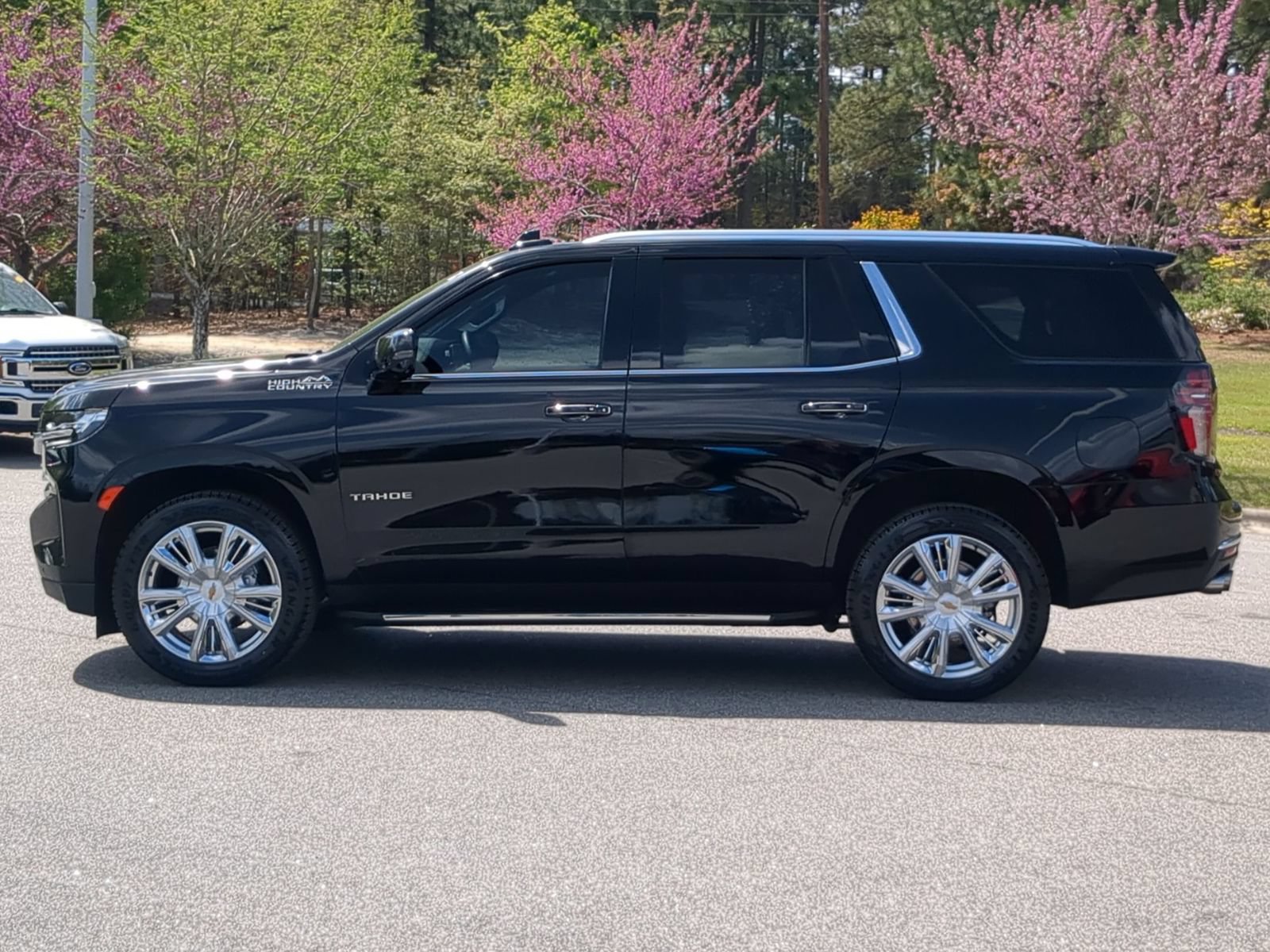 Used 2023 Chevrolet Tahoe High Country AWD/4WD image 7