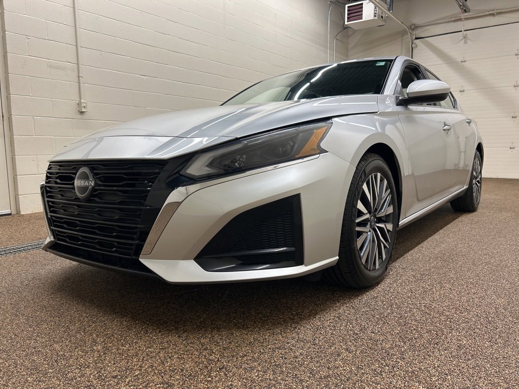 Used 2023 Nissan Altima 2.5 SV image 5
