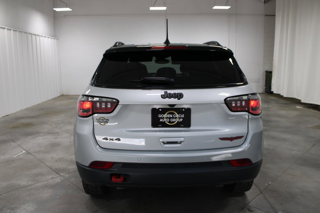 Used 2025 Jeep Compass Trailhawk AWD/4WD image 8