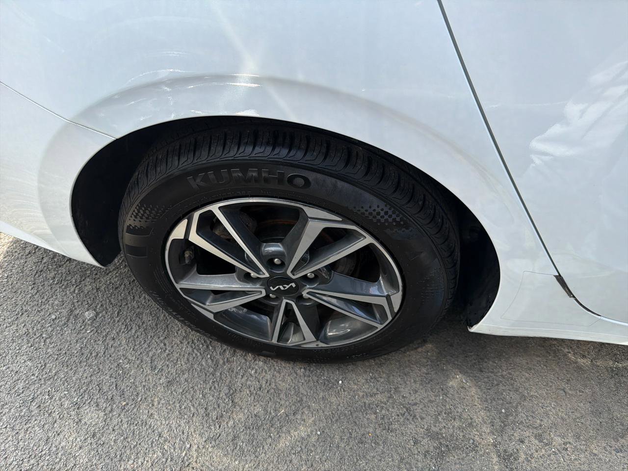 Used 2023 Kia Forte LXS FWD image 5