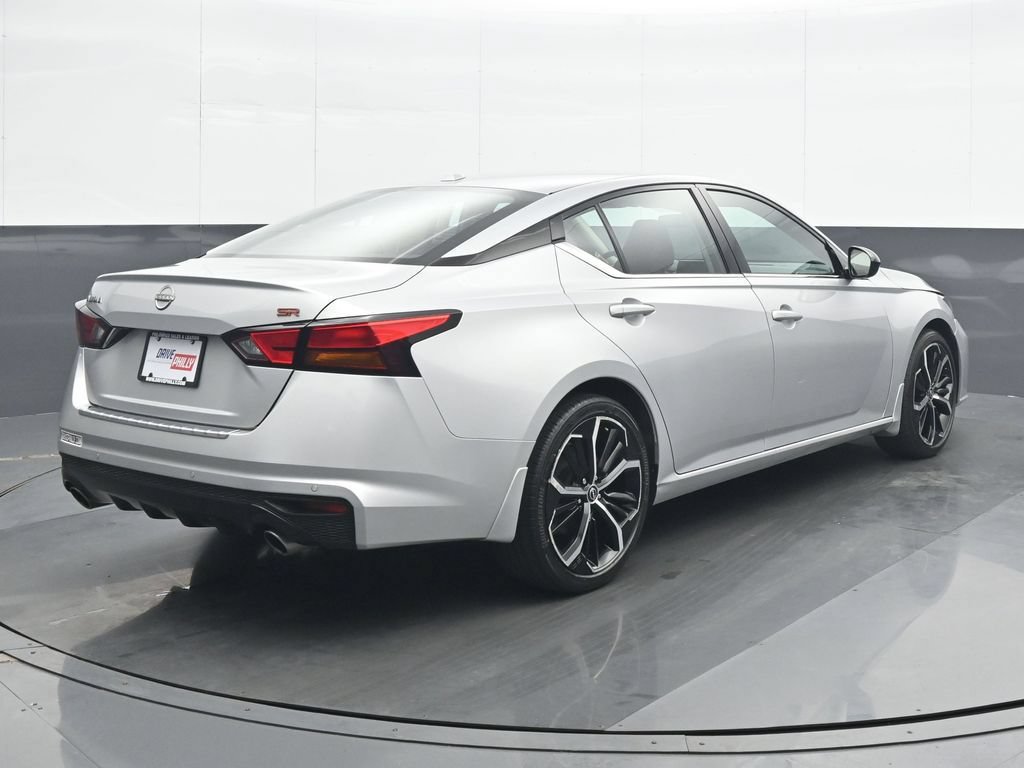 Used 2023 Nissan Altima 2.5 SR FWD image 6