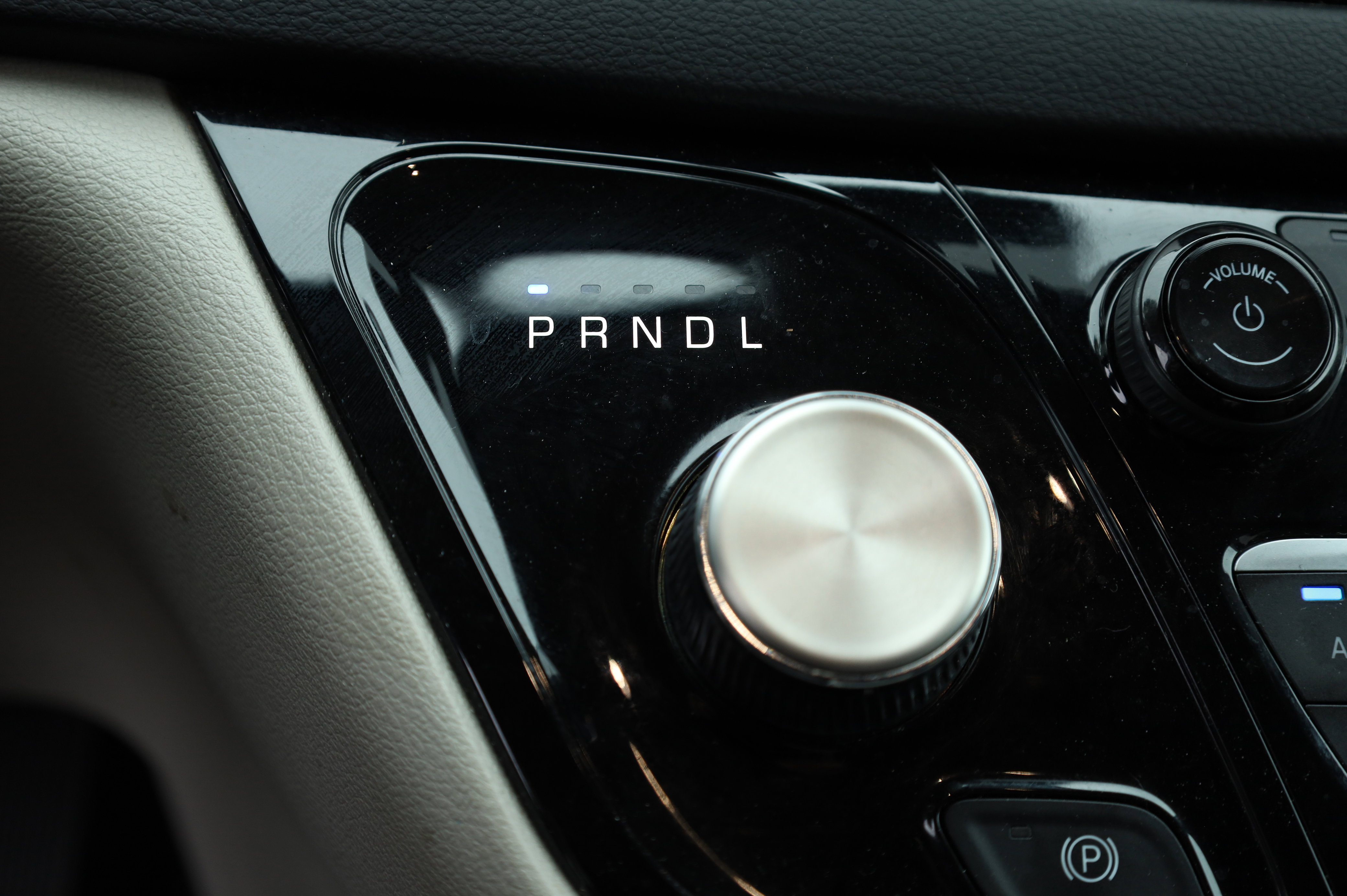Used 2023 Chrysler Pacifica Touring-L image 10