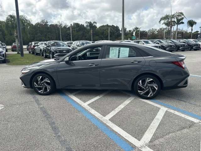 Certified 2024 Hyundai Elantra Limited image 10