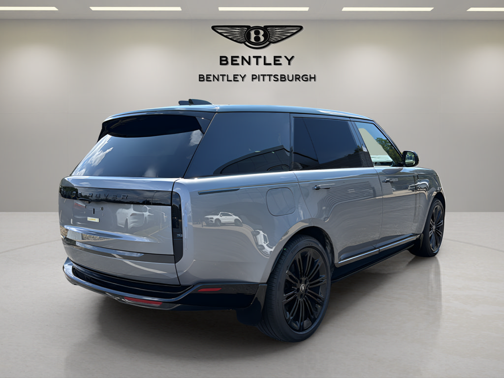 Used 2025 Land Rover Range Rover Long Wheelbase SE AWD/4WD image 5
