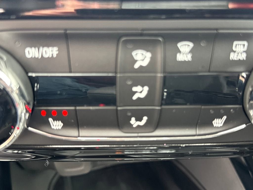 New 2026 Chevrolet Trax ACTIV w/ Sunroof Package FWD image 22