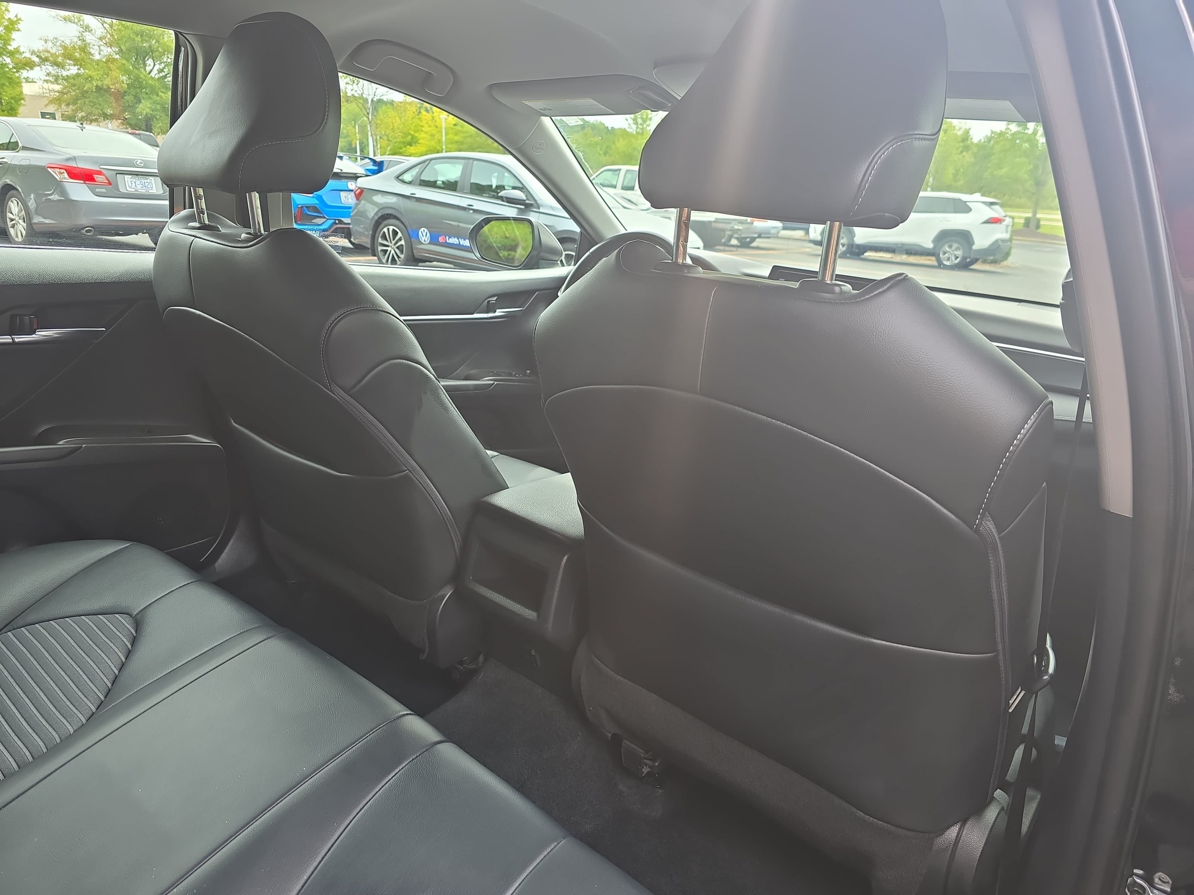 Used 2023 Toyota Camry SE FWD image 11
