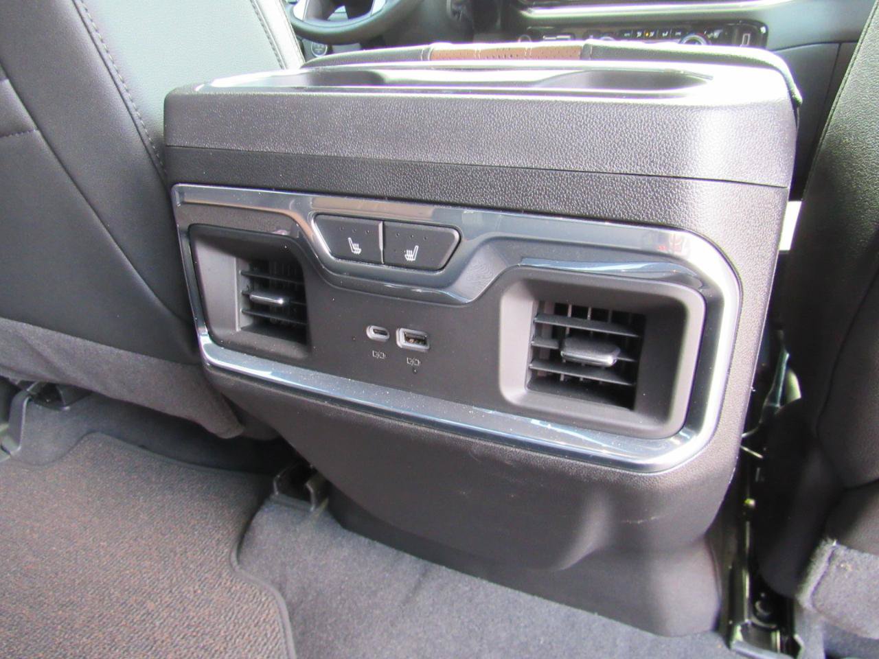 Used 2026 Chevrolet Silverado 3500 High Country w/ Technology Package AWD/4WD image 47