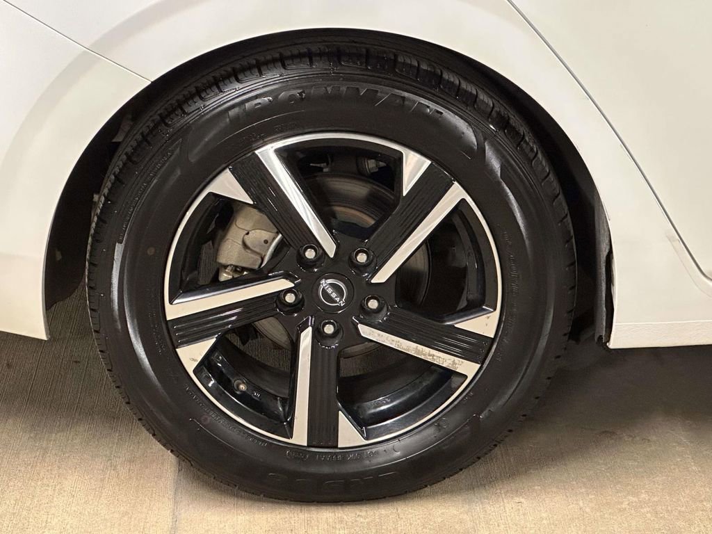 Used 2024 Nissan Sentra SV FWD image 12