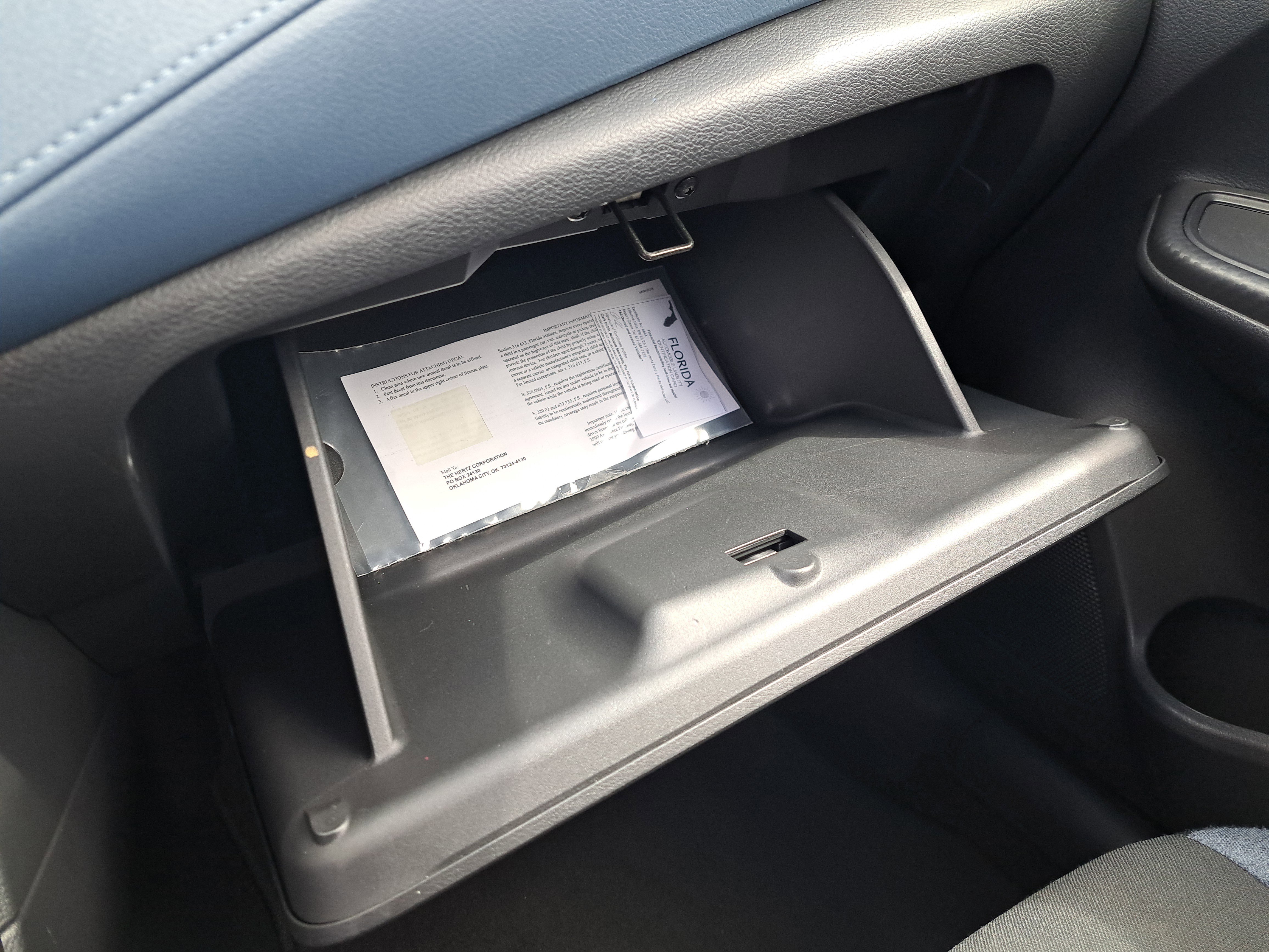 Used 2025 Nissan Versa SV image 29