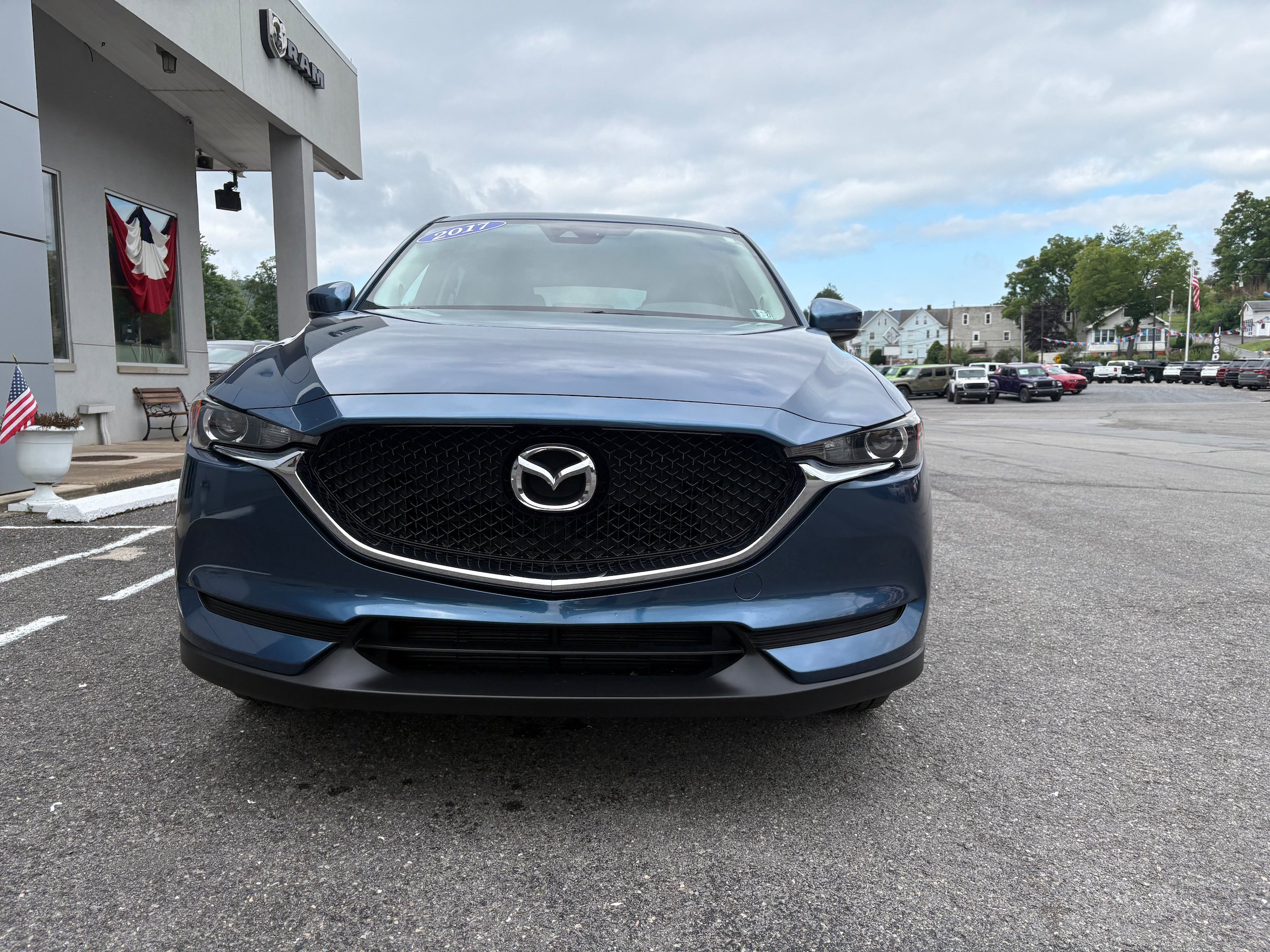 Used 2017 MAZDA CX-5 Touring AWD/4WD image 4