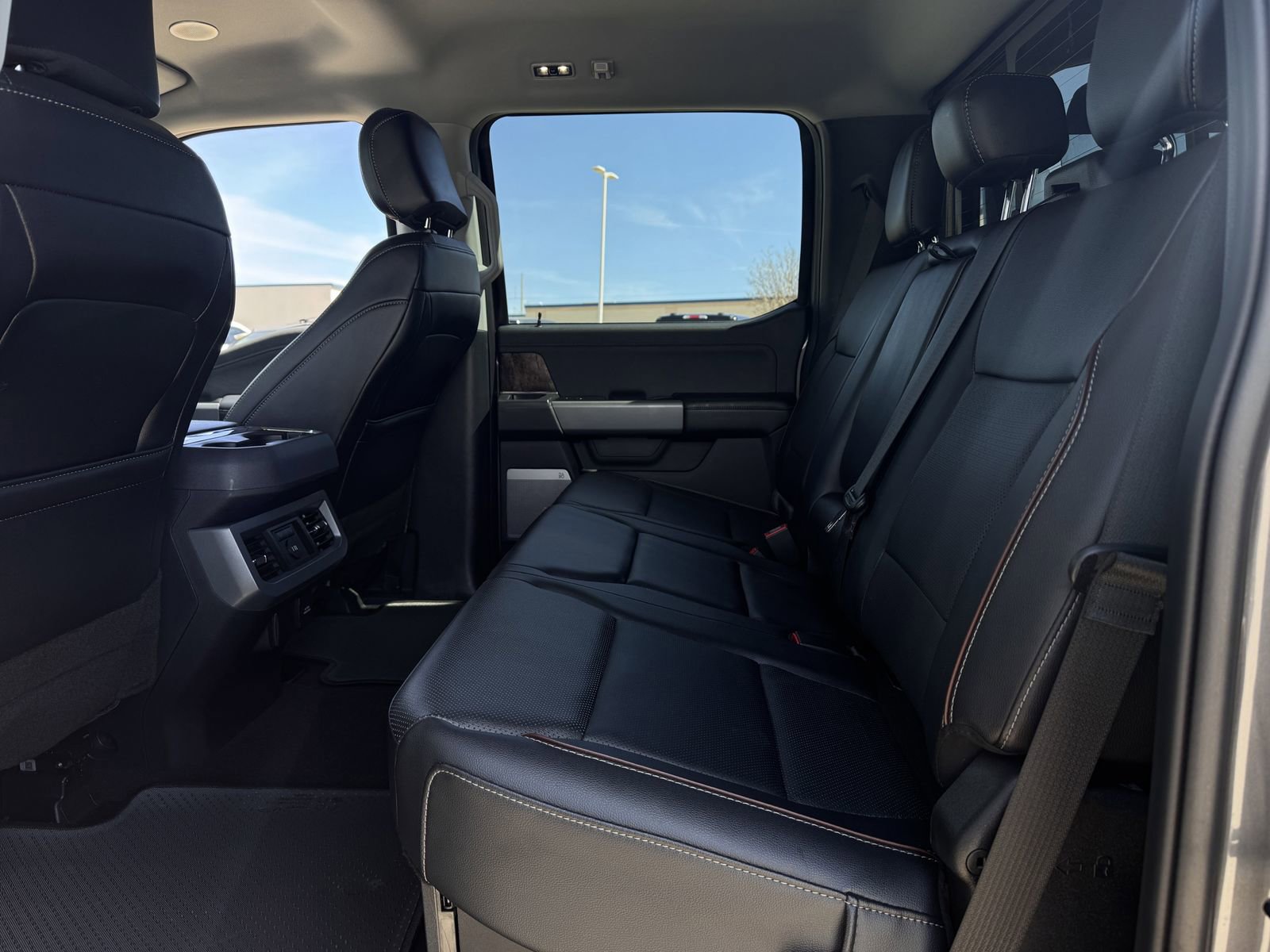 Used 2024 Ford F250 Lariat w/ Lariat Ultimate Package image 32