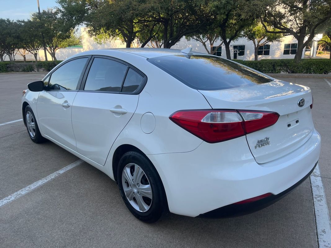 Used 2016 Kia Forte LX image 7