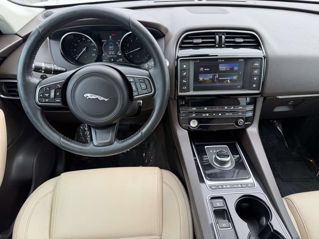 Used 2017 Jaguar F-PACE Prestige AWD/4WD image 14