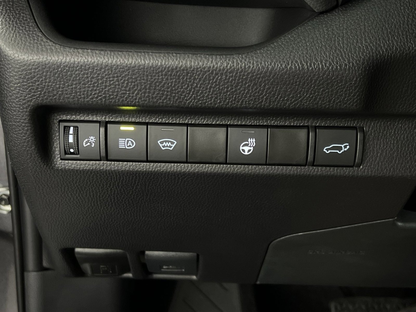 Used 2024 Toyota RAV4 XLE Premium w/ Weather Package image 35