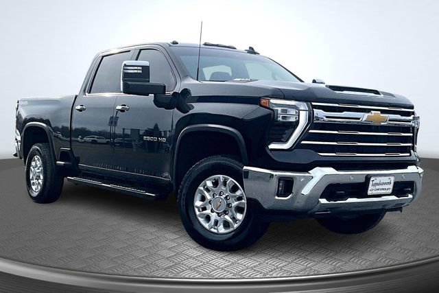 Used 2024 Chevrolet Silverado 2500 LTZ w/ LTZ Premium Package image 3