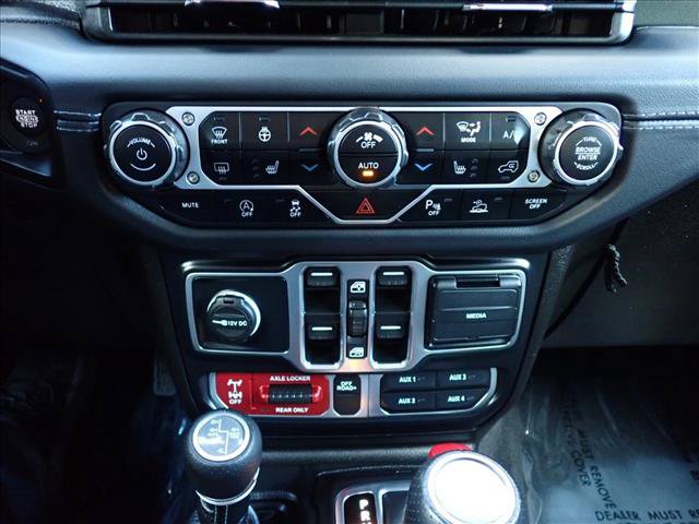 Used 2025 Jeep Gladiator Mojave AWD/4WD image 18