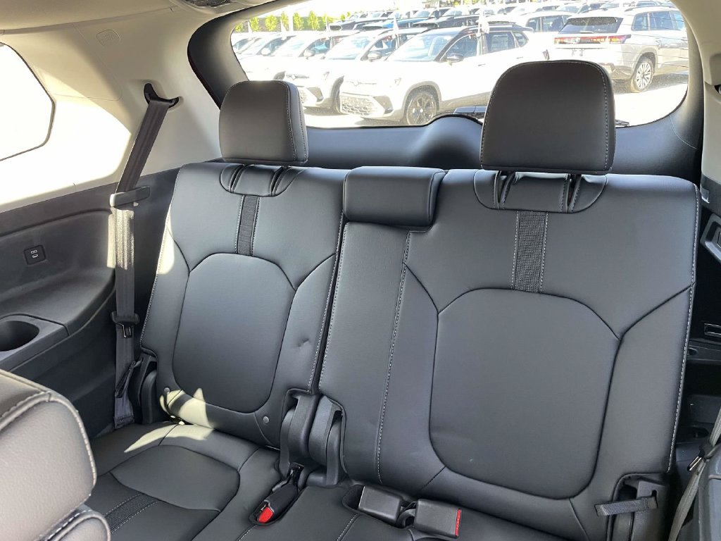 Used 2025 Honda Pilot EX-L image 19