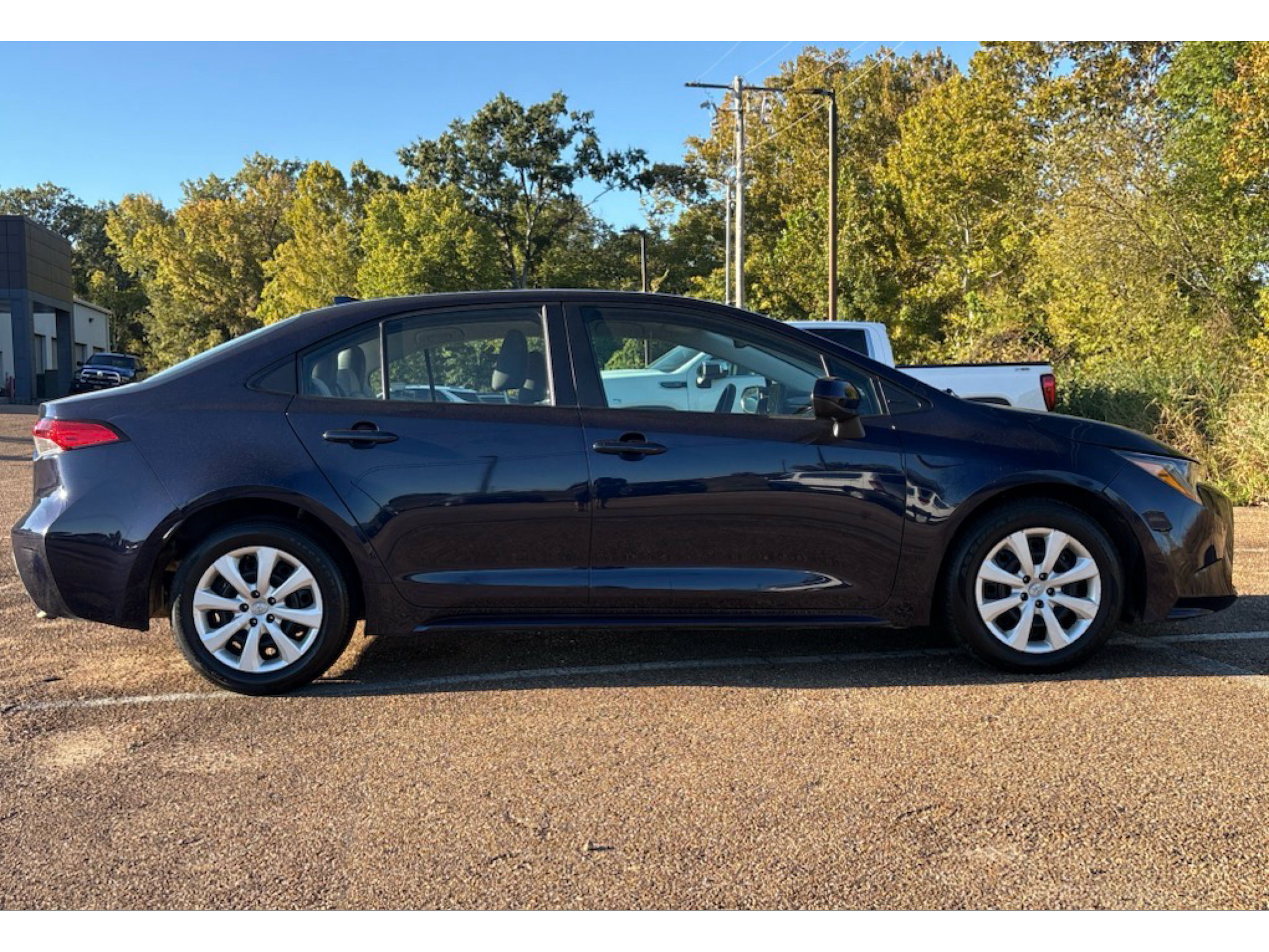 Used 2024 Toyota Corolla LE FWD image 3