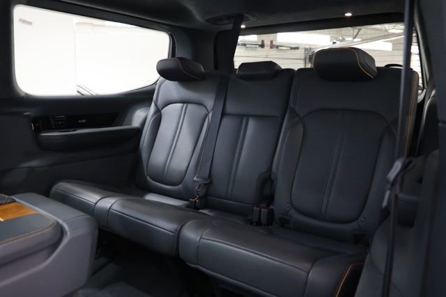 Used 2023 Jeep Grand Wagoneer Series II AWD/4WD image 37
