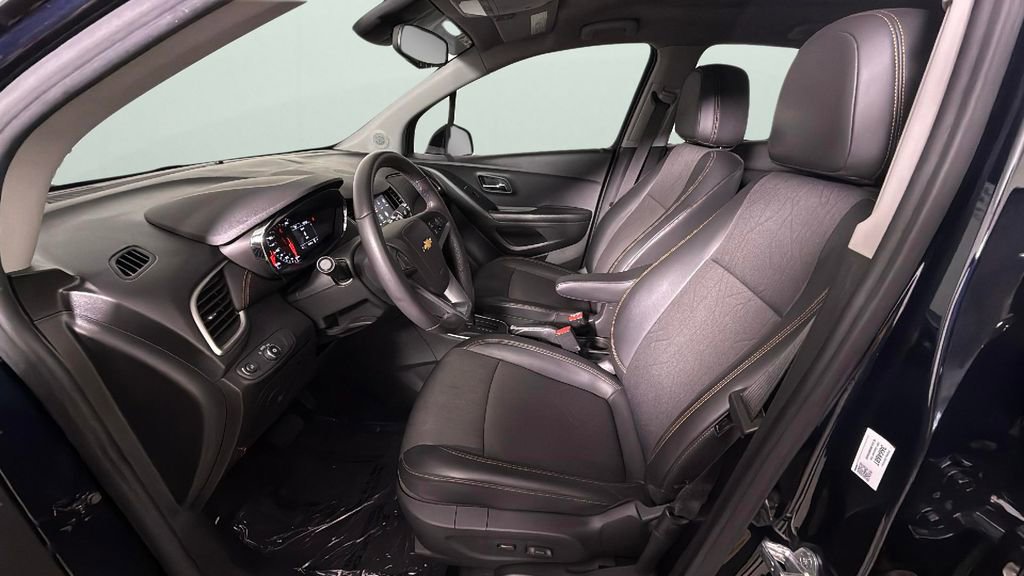 Certified 2021 Chevrolet Trax LT w/ Sport Edition image 17