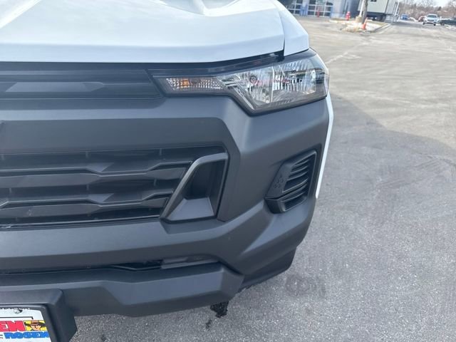 Used 2025 Chevrolet Colorado W/T w/ Advanced Trailering Package AWD/4WD image 39