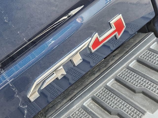 Used 2023 GMC Sierra 2500 AT4 w/ AT4 Preferred Package image 9