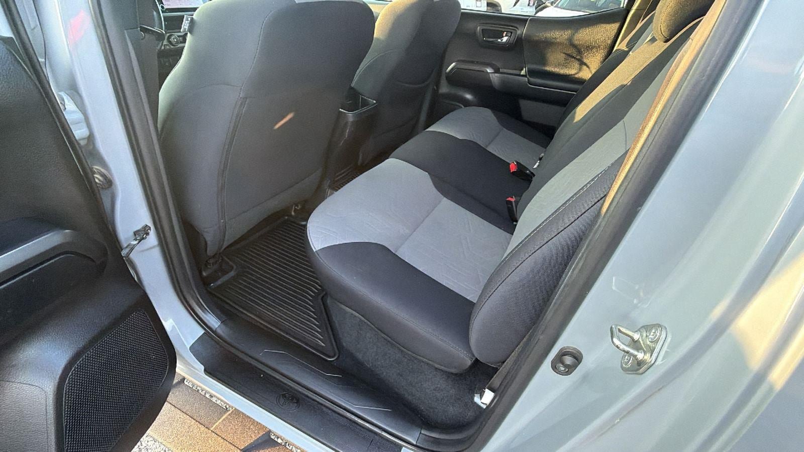 Used 2020 Toyota Tacoma TRD Sport AWD/4WD image 22