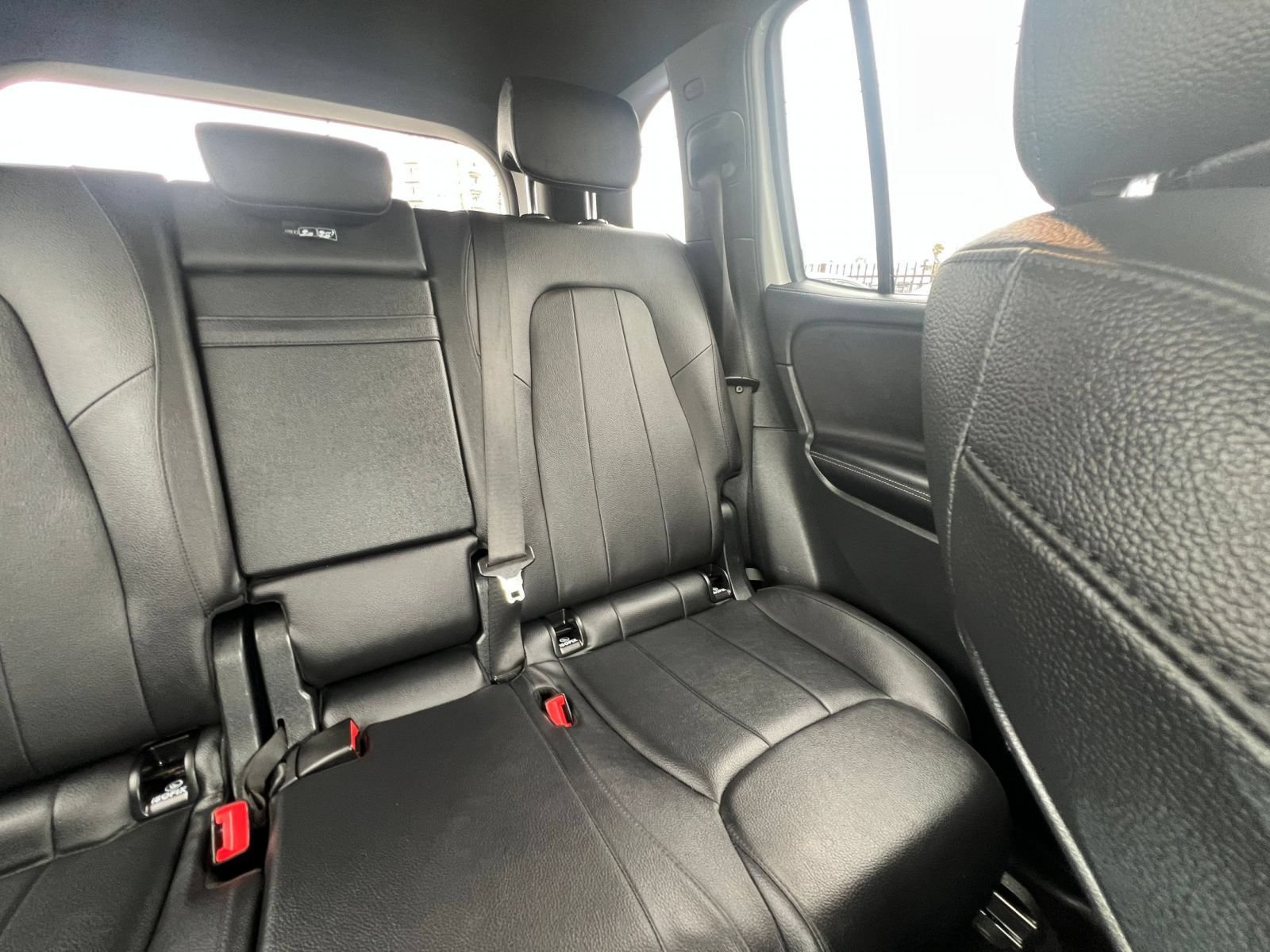 Used 2025 Mercedes-Benz GLB 250 image 42