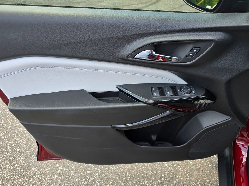 Used 2024 Chevrolet Trax LT w/ Driver Confidence Package FWD image 8