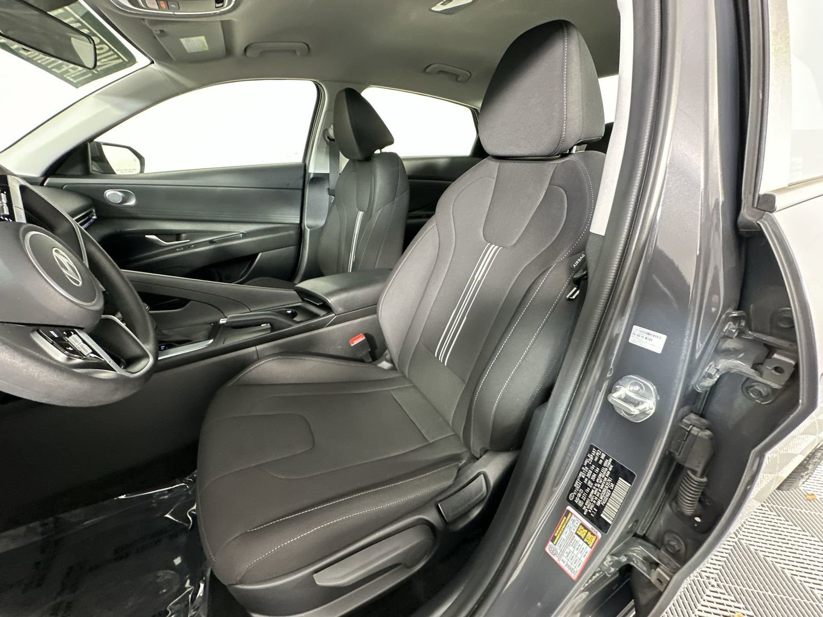 Used 2024 Hyundai Elantra SEL FWD image 11